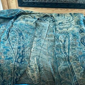 Coldwater Creek Elegant Blue and Cream Tapestry Kimono Top